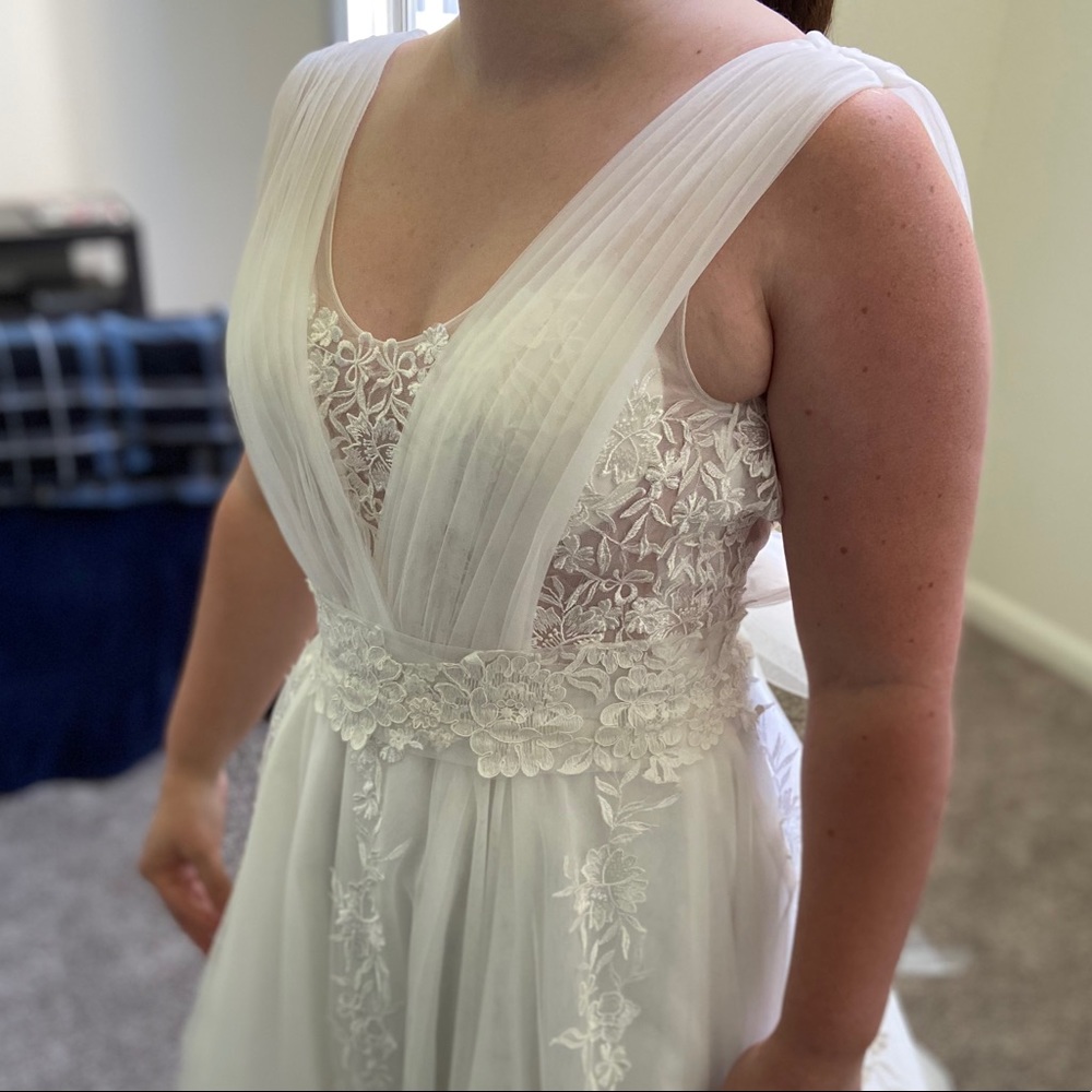 Wedding dress - Picture 5 of 8